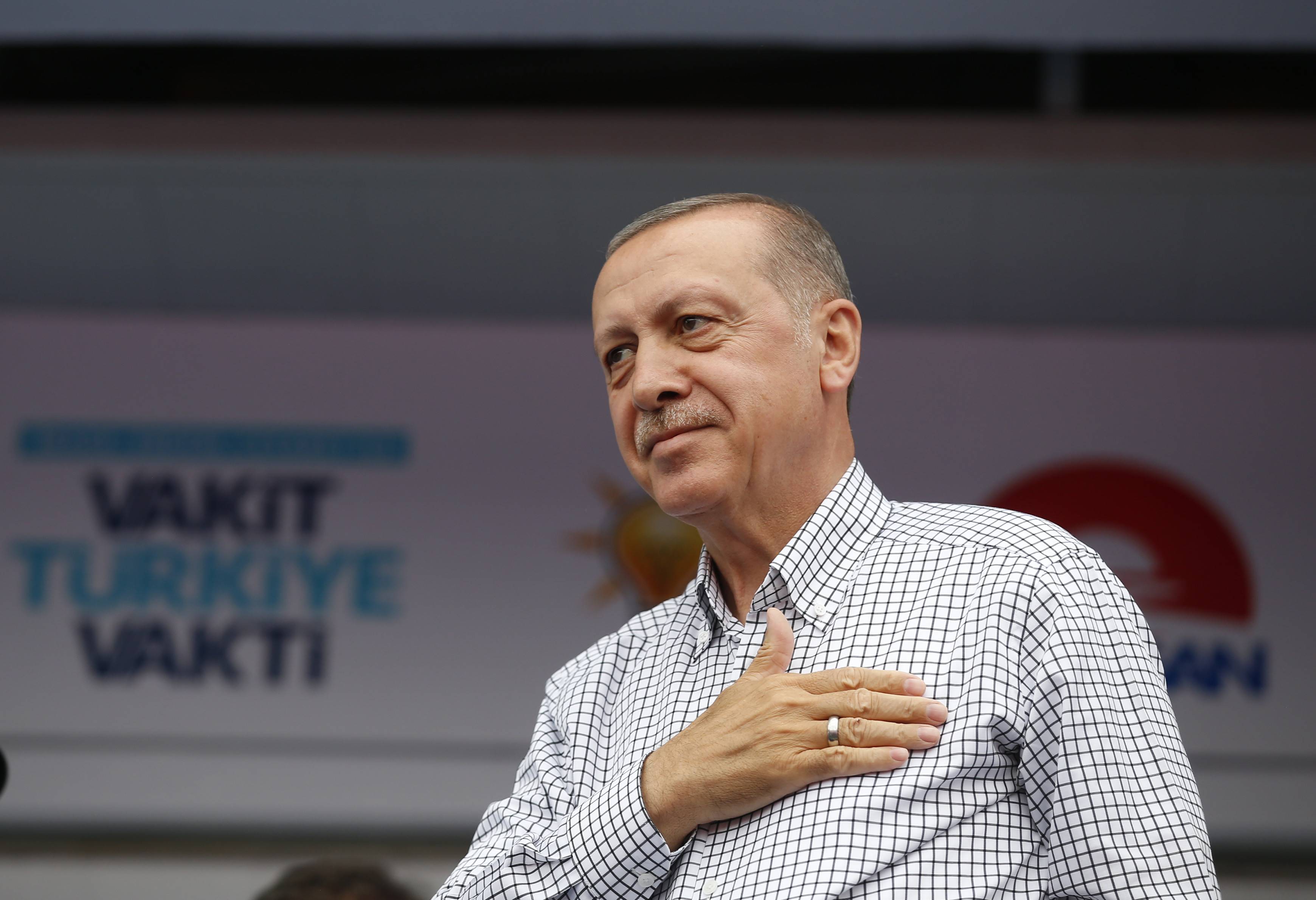 Cumhurbaşkanı Erdoğan: 24 Haziran'da kim kimin apoletini sökecek hesabını soralım