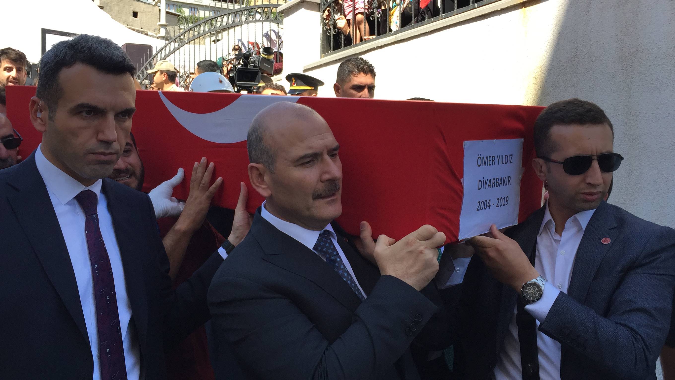 Şehitler Toprağa Verildi