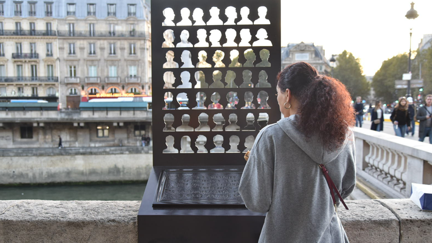 Paris'te Yüzlerce Cezayirlinin Öldürüldüğü Katliamın 60. Yılı