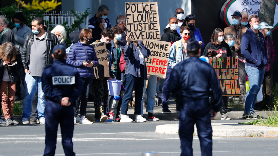  Fransa Cumhurbaşkanı Macron Protesto Edildi