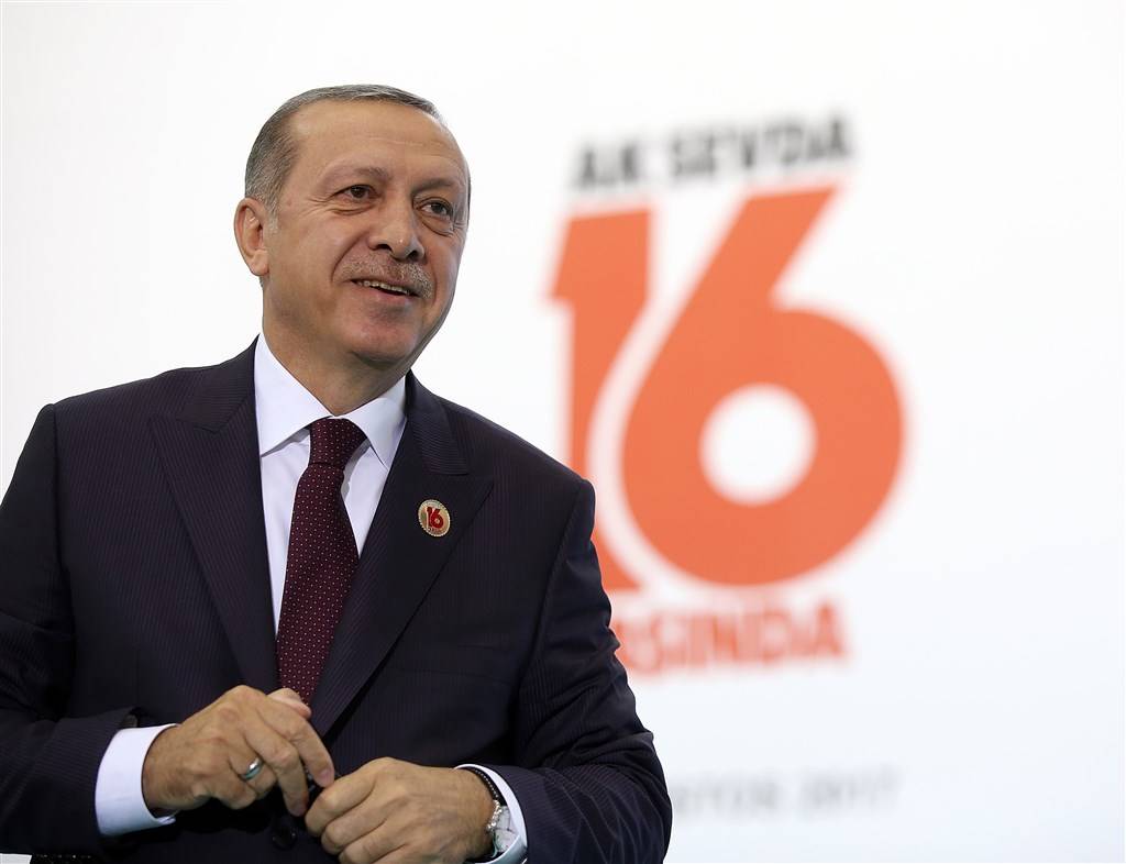 Cumhurbaşkanı Erdoğan AK Parti'nin seçim beyannamesini açıkladı