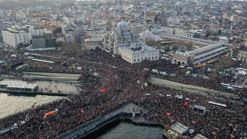 İstanbul'daki "Şehitlerimize Rahmet, Filistin'e Destek, İsrail'e Lanet" Mitingi Dünya Basınında Geniş Yer Buldu