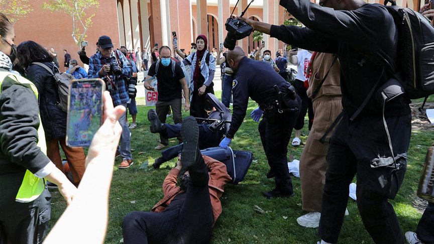 ABD'de Filistin'e Destek Protestoları Sürerken, Güney California Üniversitesinde Mezuniyet Töreni İptal Edildi