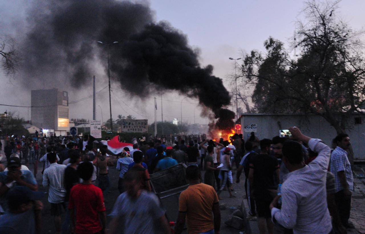 Basra'da sokağa çıkma yasağı ilan edildi