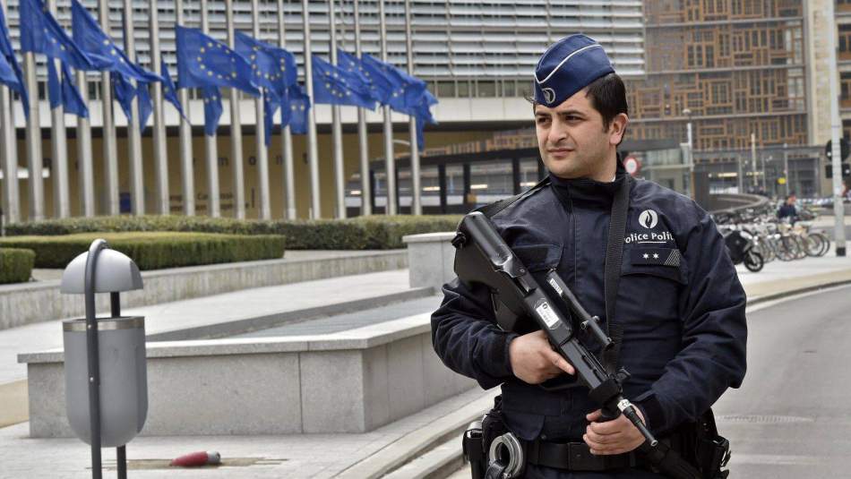 Belçika'da bir kişi üzerindeki bombayı patlattı