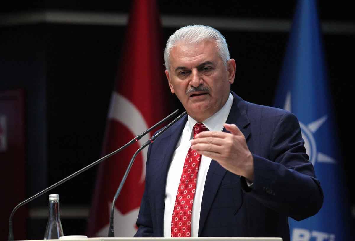 Binali Yıldırım Görevinden İstifa Etti