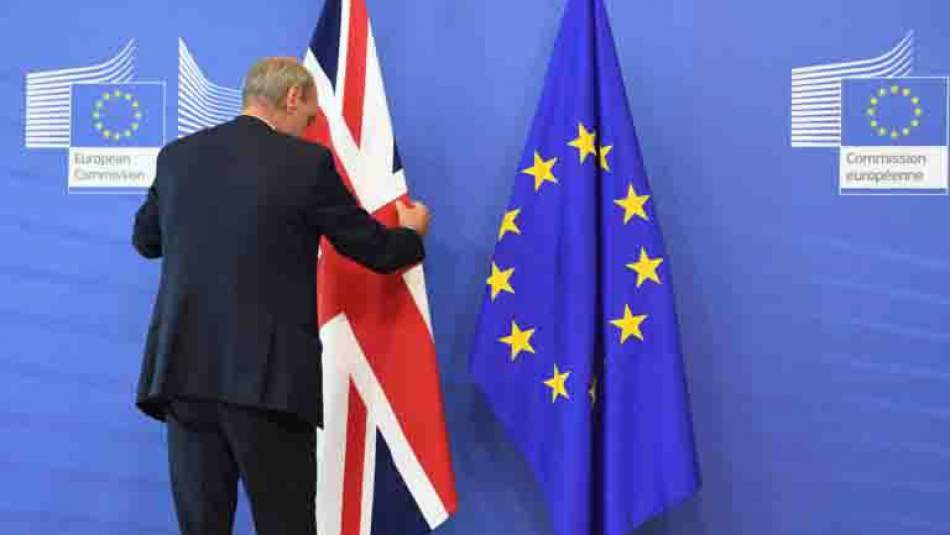 İngiltere anlaşmasız Brexit'e giderken halk için tavsiye listesi yayınladı