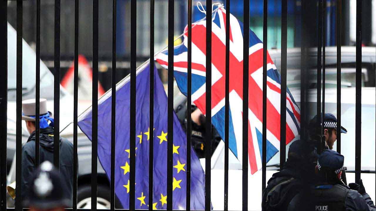 İngiliz Şirketlerinde 'Brexit' Alarmı: Merkezlerini Taşıyorlar