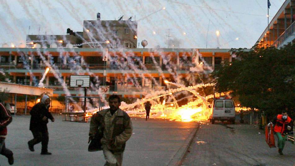 İsrail Filistin'de bir okula gaz ve ses bombalarıyla saldırdı