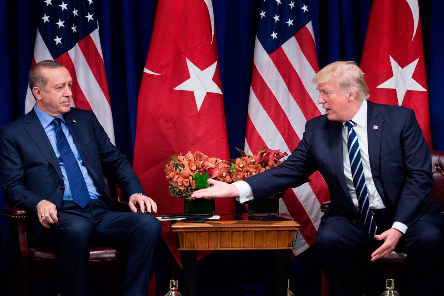 Trump tutuklu papaz için Erdoğan'a tweet attı