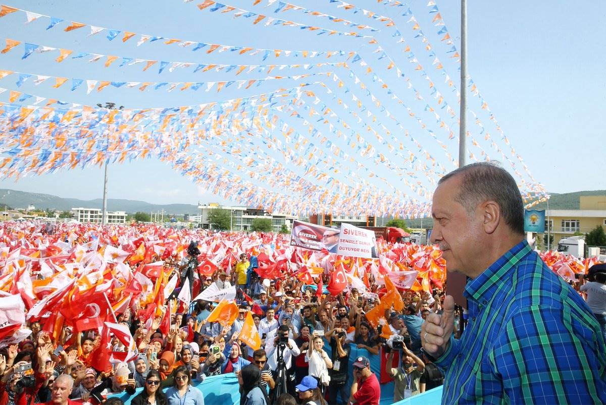 Erdoğan'dan gençler için 'sosyal çalışma imkanı' açıklaması