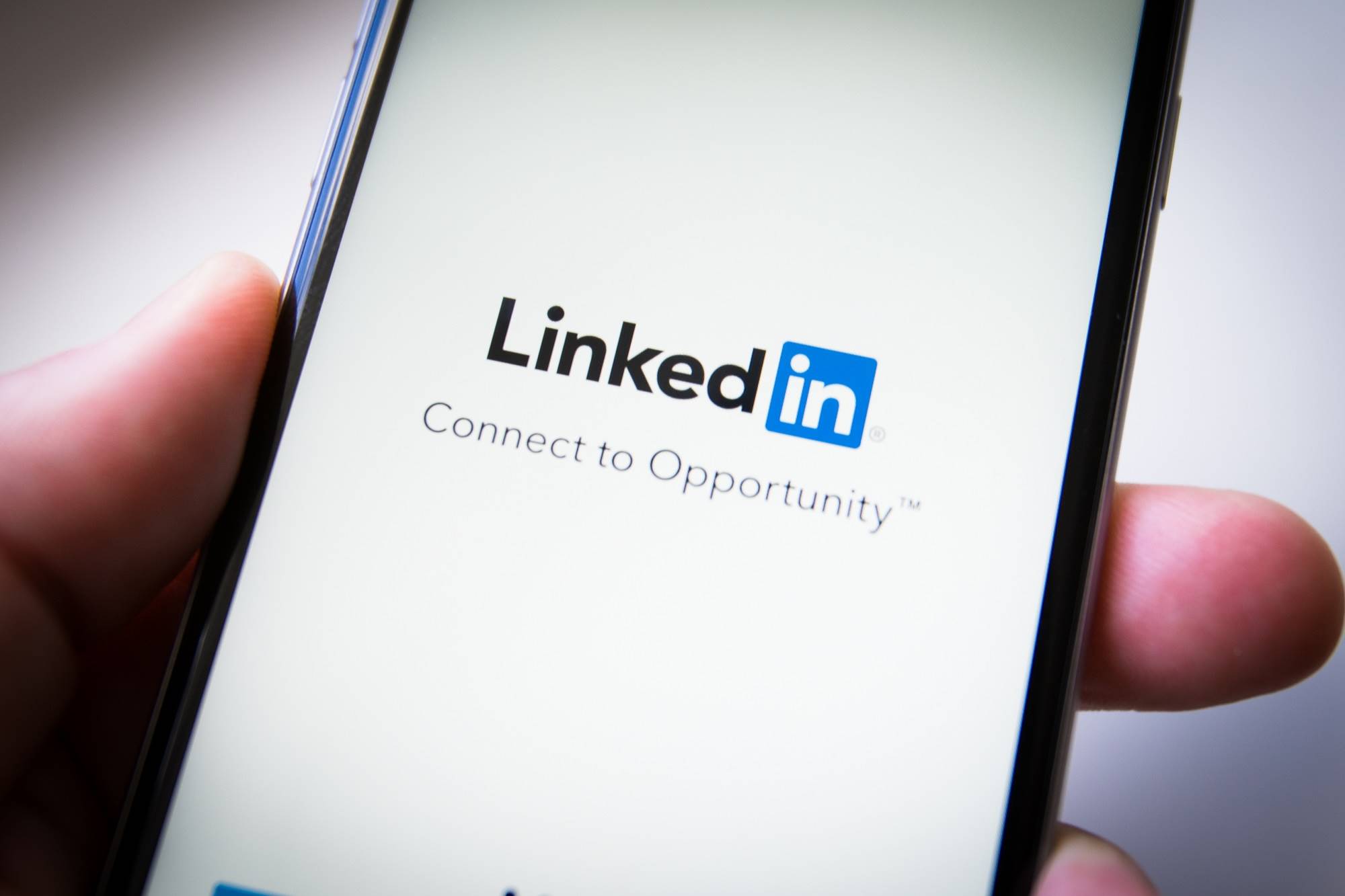 LinkedIn sitesi casusluk için mi kullanılıyor?