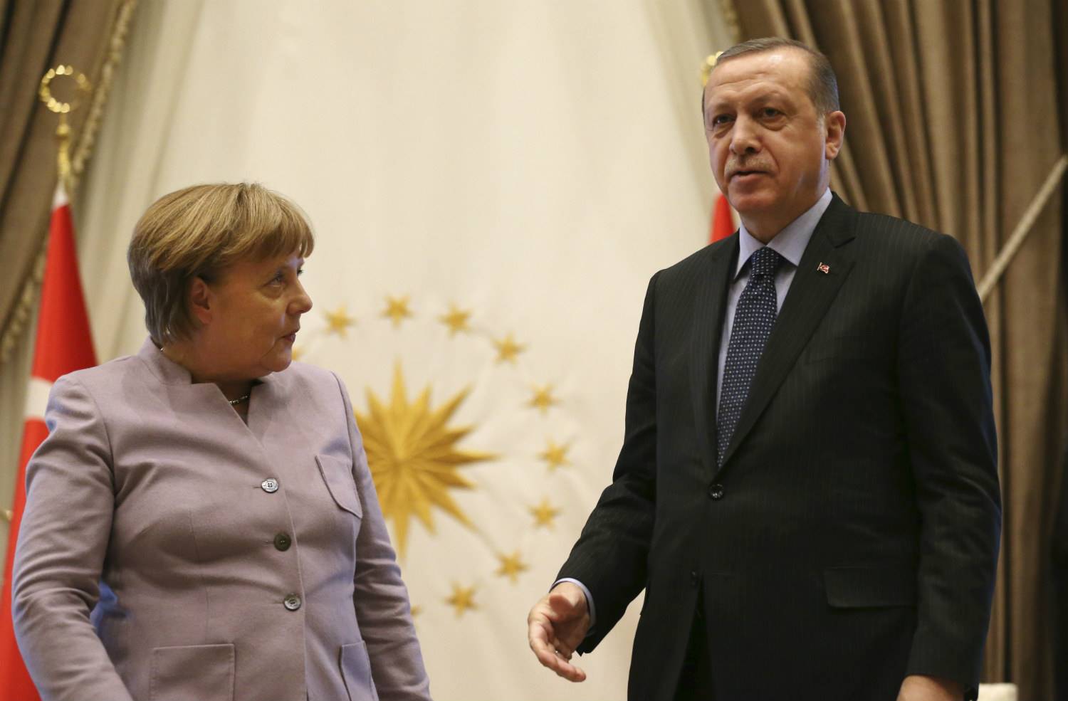 Merkel Türkiye ile 'yapıcı diyalog' arayışında