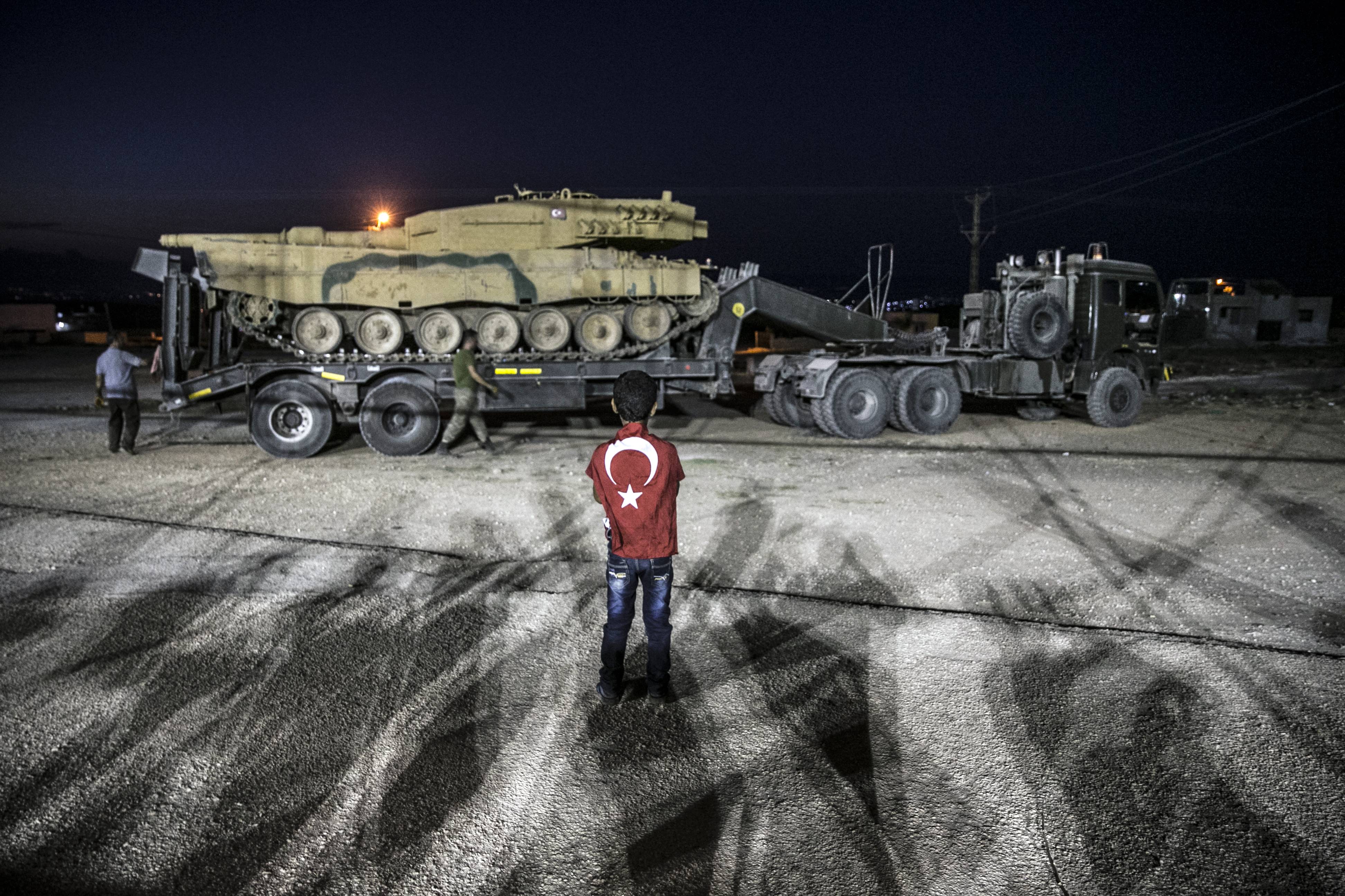 İdlib sınırına obüs ve tanklar sevkiyatı