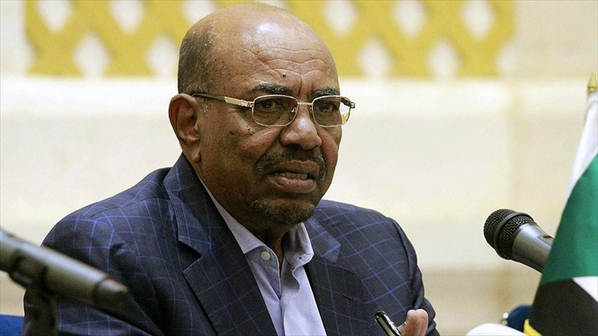 Sudan'da 23 Parti Devlet Başkanı Beşir'e 'Geçiş Konseyi' Çağrısı Yaptı