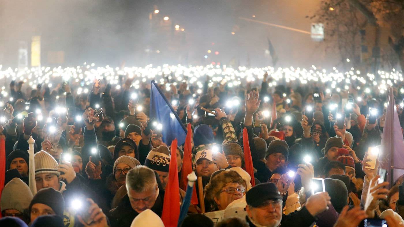 Macaristan'da "kölelik yasası" protestosu