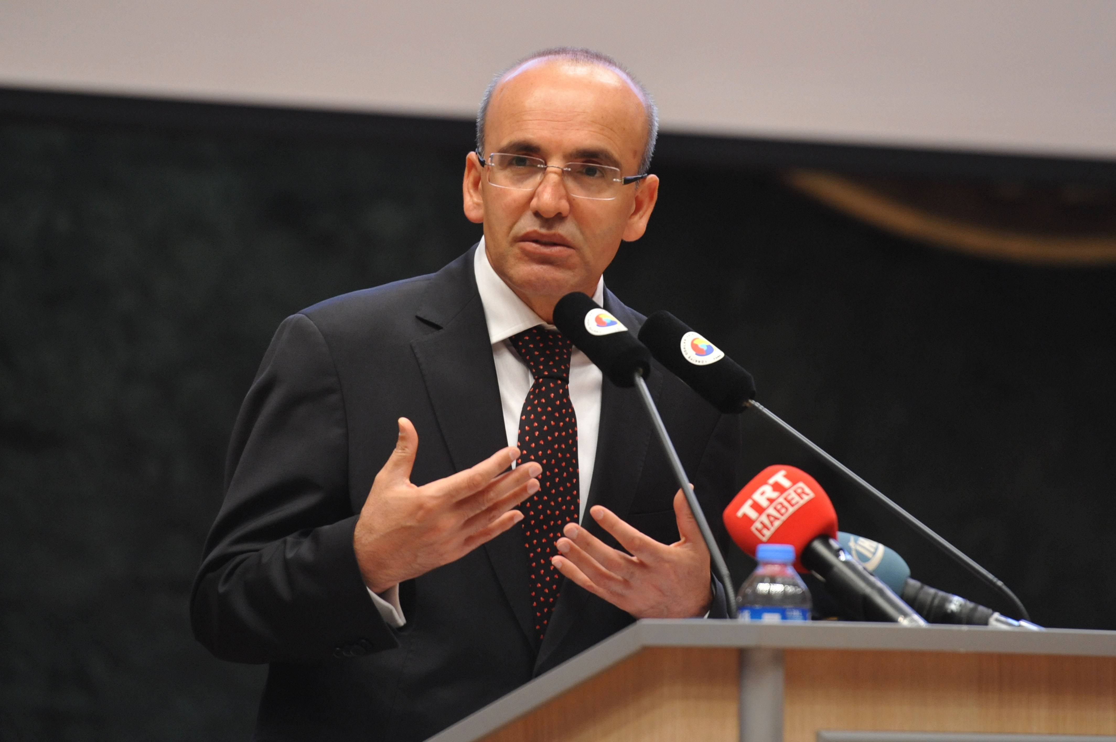 Mehmet Şimşek: "Sorunlar piyasalarla inatlaşmadan çözülecek"