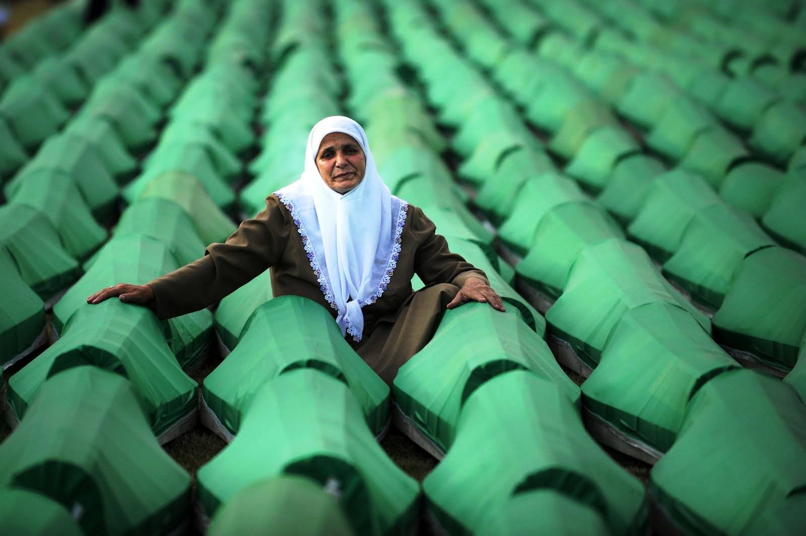 Srebrenitsa: Dinmeyen acı