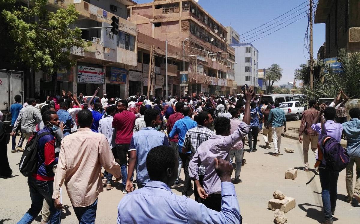 Sudan'da Son Durum: Gösteriler Devam Ediyor, Elektrikler Kesik