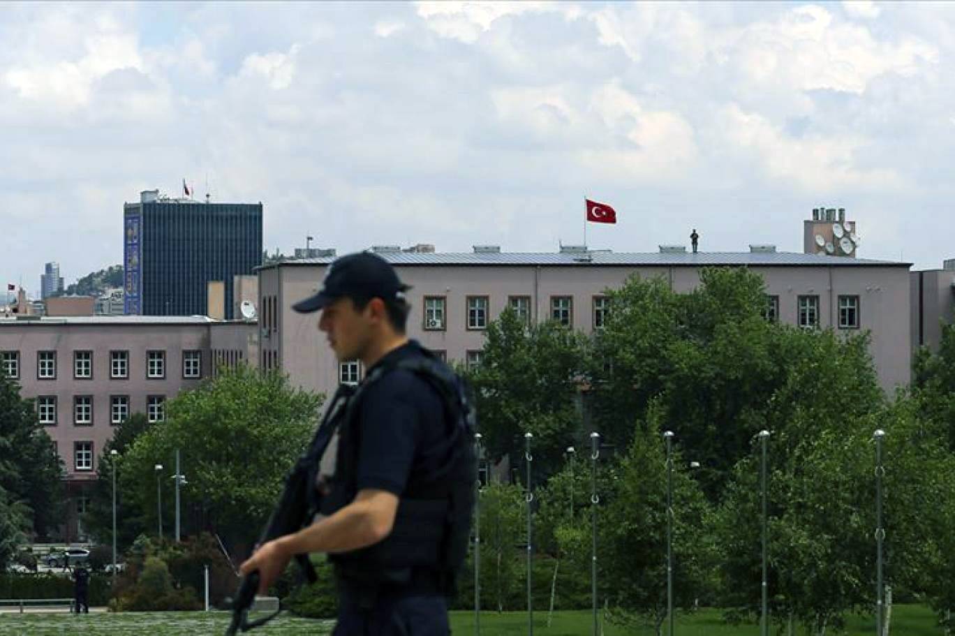 TBMM'ye Girmeye Çalışan İki DHKP-C'li Yakalandı