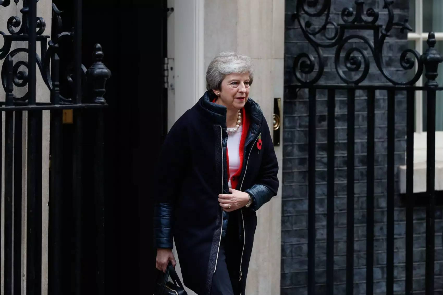 Theresa May'den uyarı: Görevden alınırsam Brexit süreci uzar