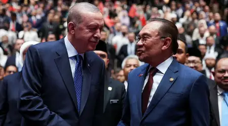 Malezya Başbakanı Enver İbrahim’den Cumhurbaşkanı Erdoğan’a Övgü: “Müslüman Dünyasının Liderini Ağırlıyoruz”