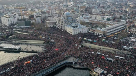 İstanbul'daki "Şehitlerimize Rahmet, Filistin'e Destek, İsrail'e Lanet" Mitingi Dünya Basınında Geniş Yer Buldu