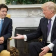 Trump'tan Trudeau'ya: Siz Beyaz Saray'ı yakmamış mıydınız?