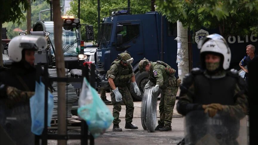 NATO Kosova'ya 700 İlave Asker Gönderecek