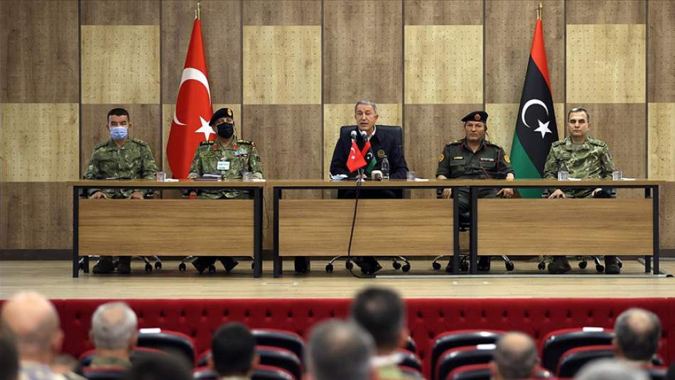 Milli Savunma Bakanı Akar, Libya'da Askeri Yetkililerle Bir Araya Geldi