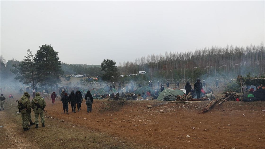 Belarus Sınırında Bekleyenlerin Bazıları Polonya'ya Girdi