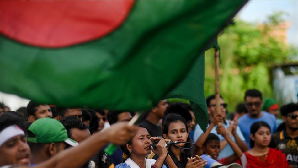 Bangladeş’te Halk Ayaklandı, Ordu Yönetime El Koydu, Başbakan Hasina Hindistan’a Kaçtı