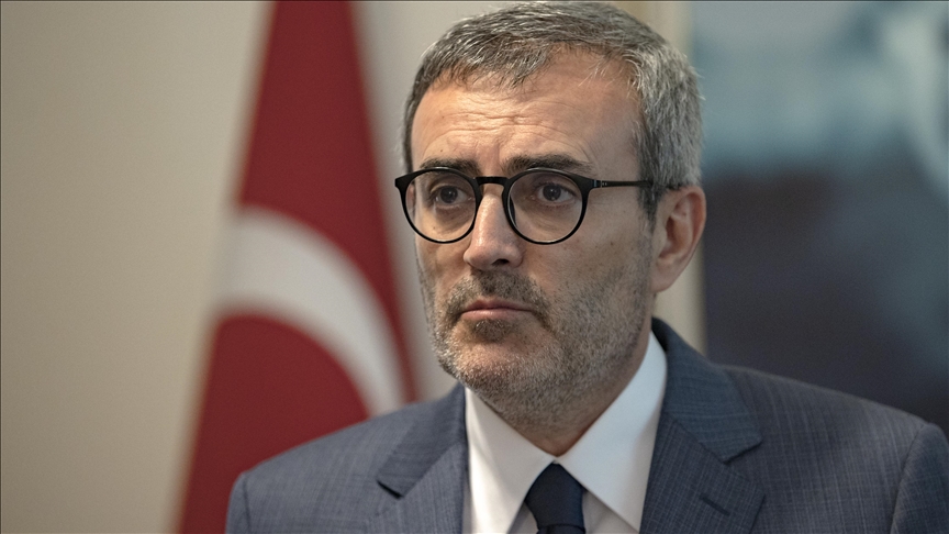 Mahir Ünal, 'Dezenformasyon Yasası'nın Ekime Bırakıldığını Bildirdi