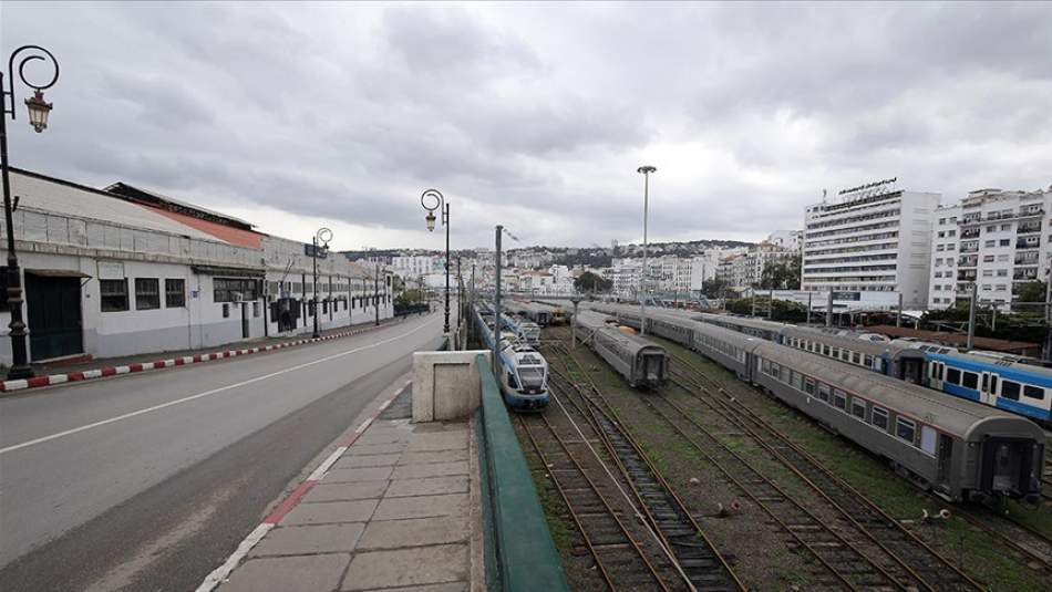 Cezayir'in Başkentindeki Metro, Fransız Ortak Olmadan Hizmet Vermeye Başladı