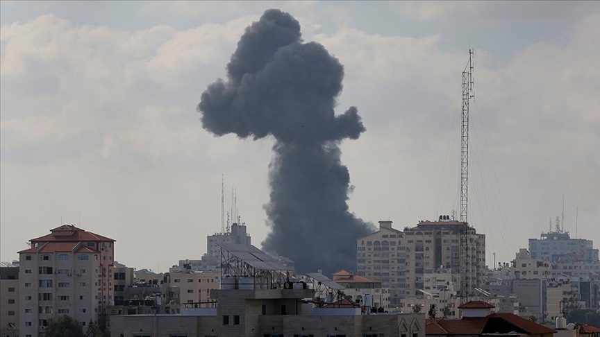 İsrail, Gazze'ye Hava Saldırılarına Devam Ediyor