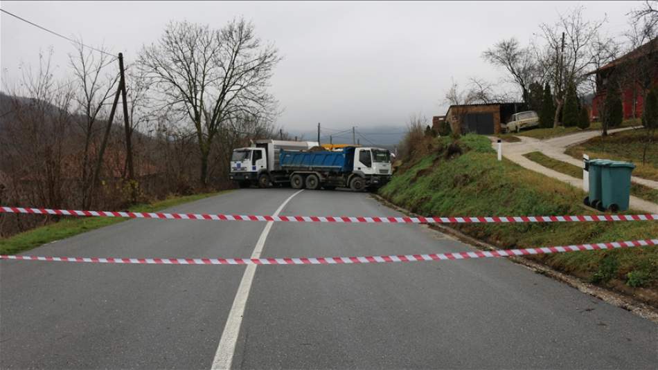 Sırp lider Vucic, Kosova Sınırındaki Barikatları Kaldırıyor