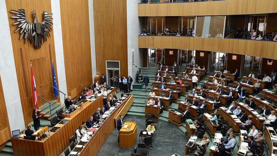 Avustralya'da "Filistin'in Tanınması" Önergesini Desteklediği İçin  Süresiz Uzaklaştırma Alan Senatör İstifa Etti