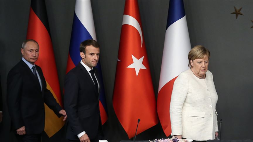 Merkel ve Macron'dan Putin'e Telefon