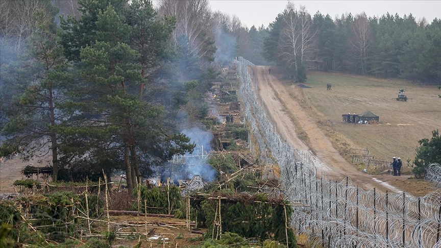 Polonya Göçmen Krizi Yaşanan Belarus Sınırına Duvar Örecek