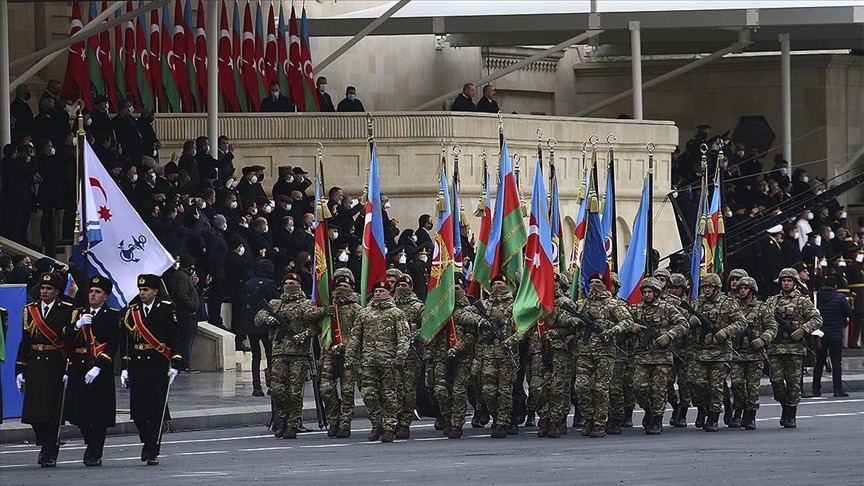 Azerbaycan Dağlık Karabağ Zaferini Askeri Geçit Töreniyle Kutladı