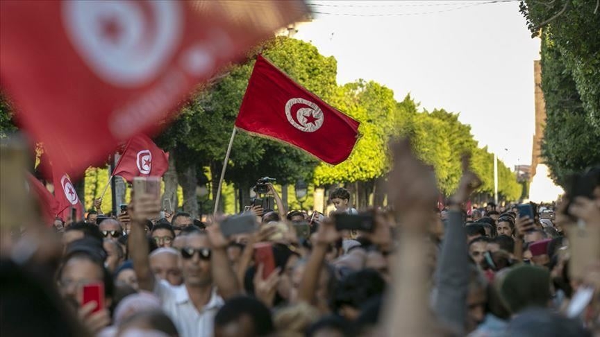 Tunus'ta Nahda Hareketi ve 4 Siyasi Parti Cumhurbaşkanı Said'in Kararlarına Karşı Çıkıyor