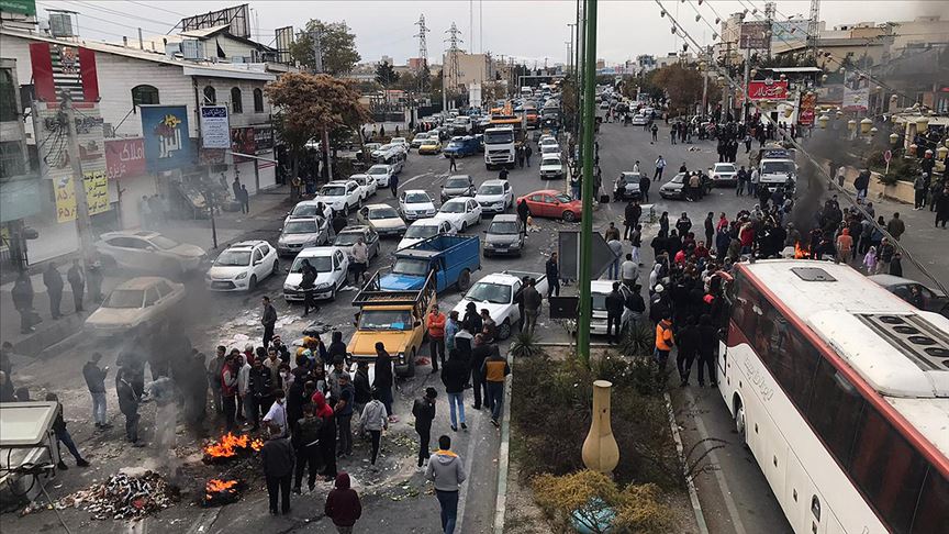 İran'daki Gösterilerde 1000 Kişi Gözaltına Alındı