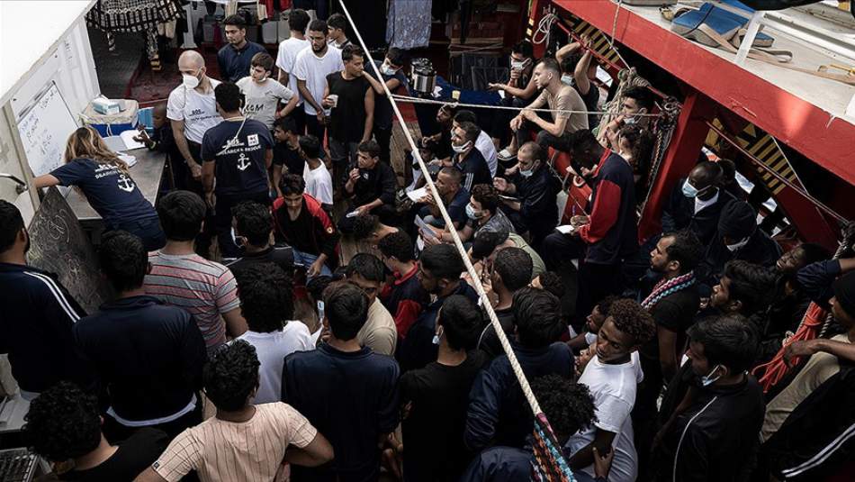 İtalya Başbakanı Meloni'den Düzensiz Göç Tepkisi