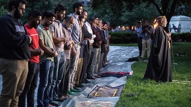 Trump'ın iftarı ABD'li Müslümanları böldü