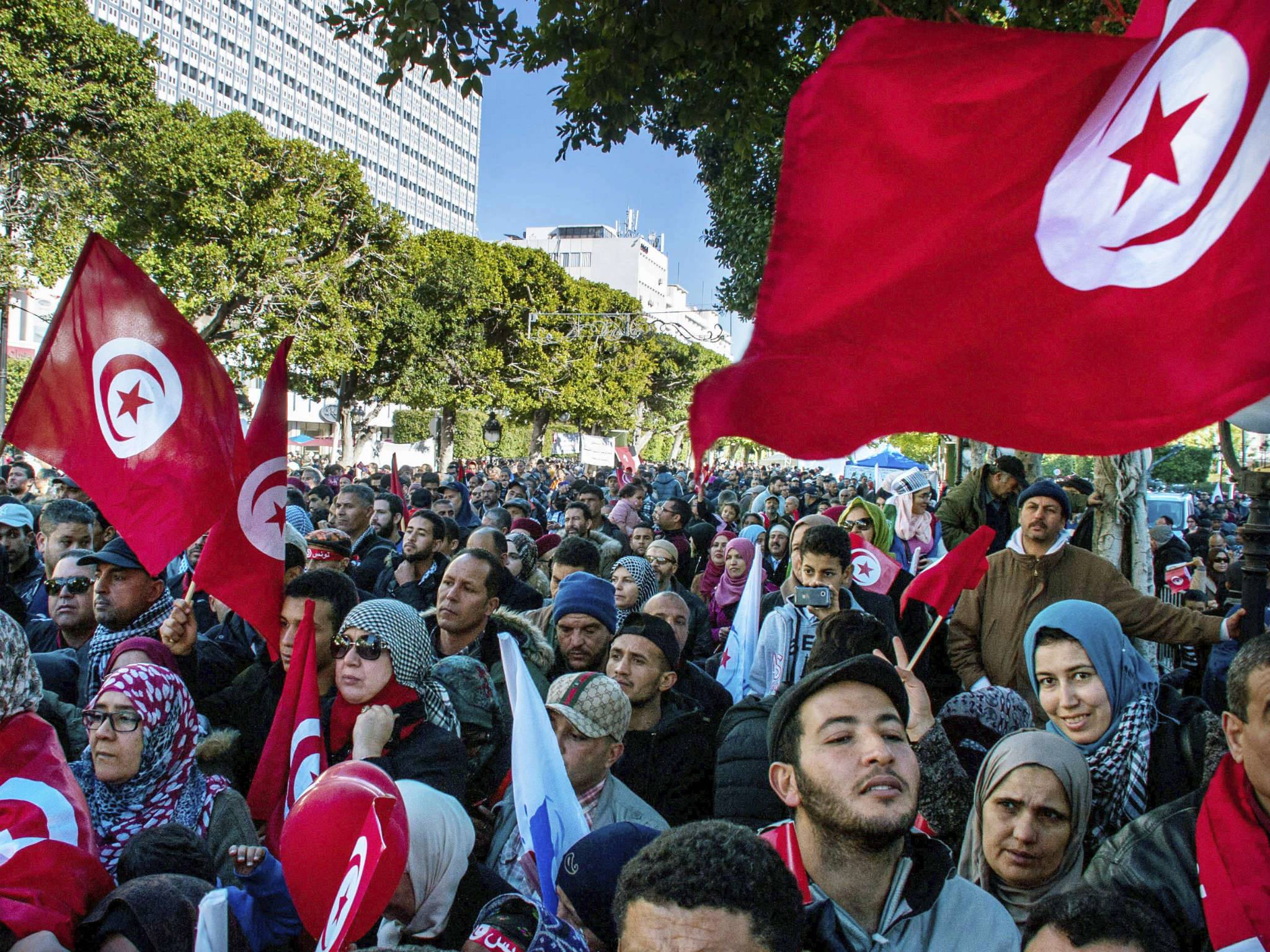 Tunus'ta halk BAE'yi protesto etti