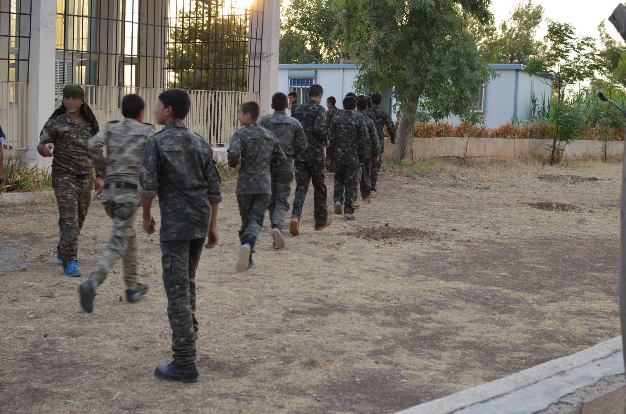 İnsan Hakları İzleme Örgütü: "YPG çocukları savaştırıyor"